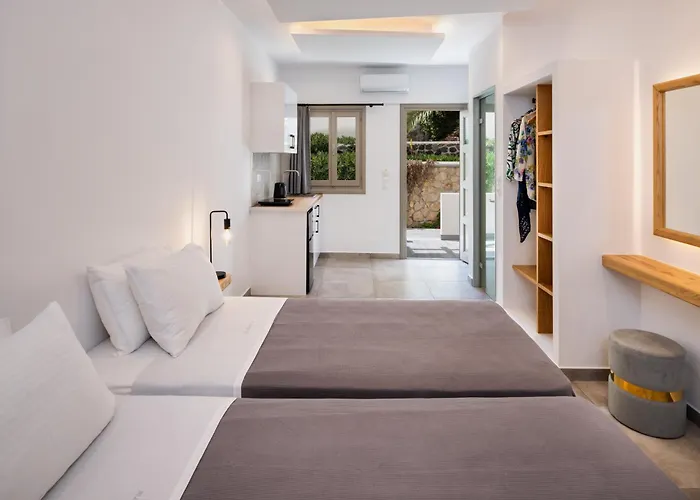 Eleftheria Perivolos (Santorini)