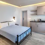 Eleftheria Lägenhetshotell Perivolos (Santorini)