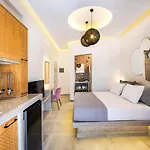 Eleftheria 4* Perivolos (Santorini)