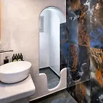 Eleftheria 4* Perivolos (Santorini)
