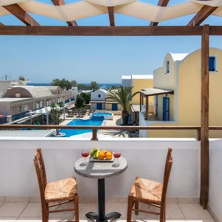 Eleftheria 4* Perivolos (Santorini)