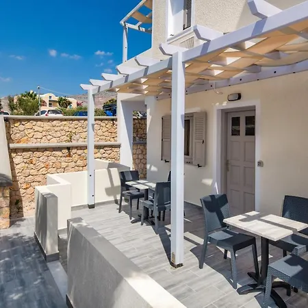 Eleftheria Lägenhetshotell Perivolos (Santorini)