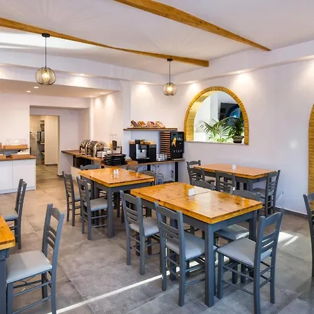 Eleftheria Aparthotel 3*