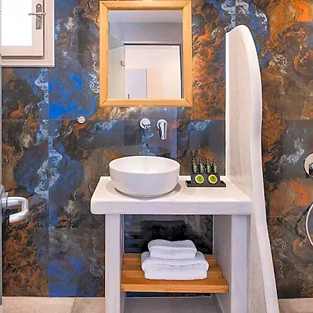 Eleftheria Aparthotel Perivolos (Santorini)
