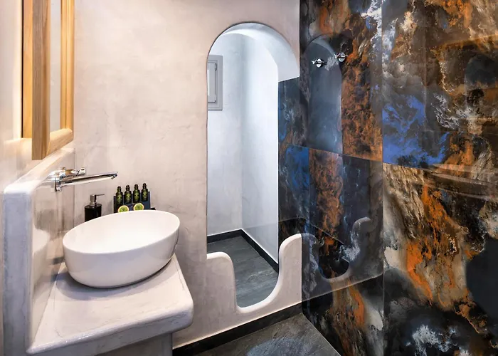 Eleftheria 4* Perivolos (Santorini)