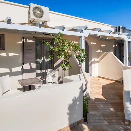 Eleftheria Aparthotel Perivolos (Santorini)